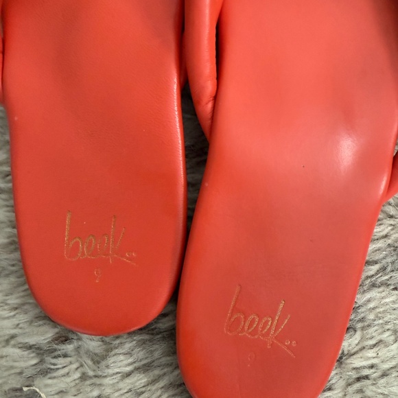 Beek Sunbird Tangerine Coral Puffly Leather Thong Sandals 9 - Picture 3 of 4